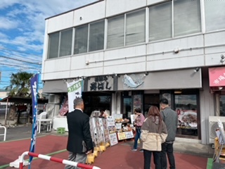 入店前はすいていましたが、帰りは行列でした